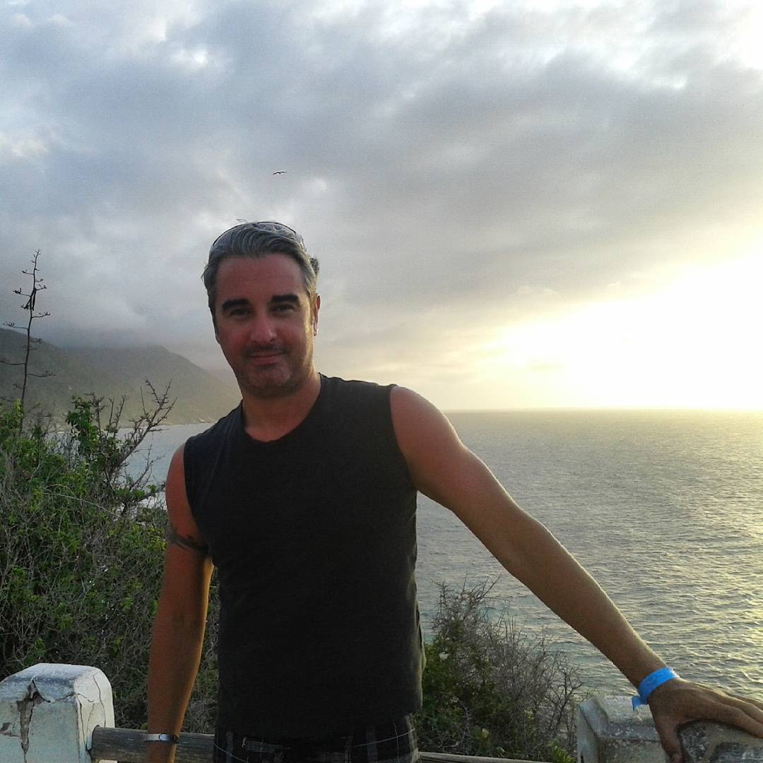 El Cristo del abuelo al atardecer
