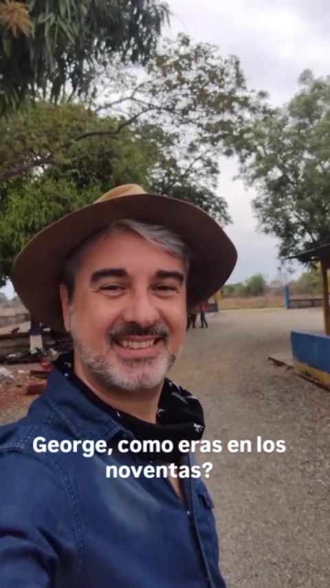 George, como eras en los noventas? Maravillosos años de descubrimiento, una década atesorada y llena magníficas experiencias, personas y lugares! The world is yours! #agradecido #90strend #viajes #90s #generacionX