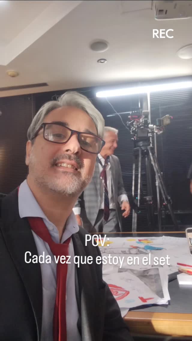 POV: cada vez que estoy en set. Siempre #agradecido #onset #grabación #trend #turnthelightsoff #audiovisual #cine #actor #caracas #venezuela #namaste