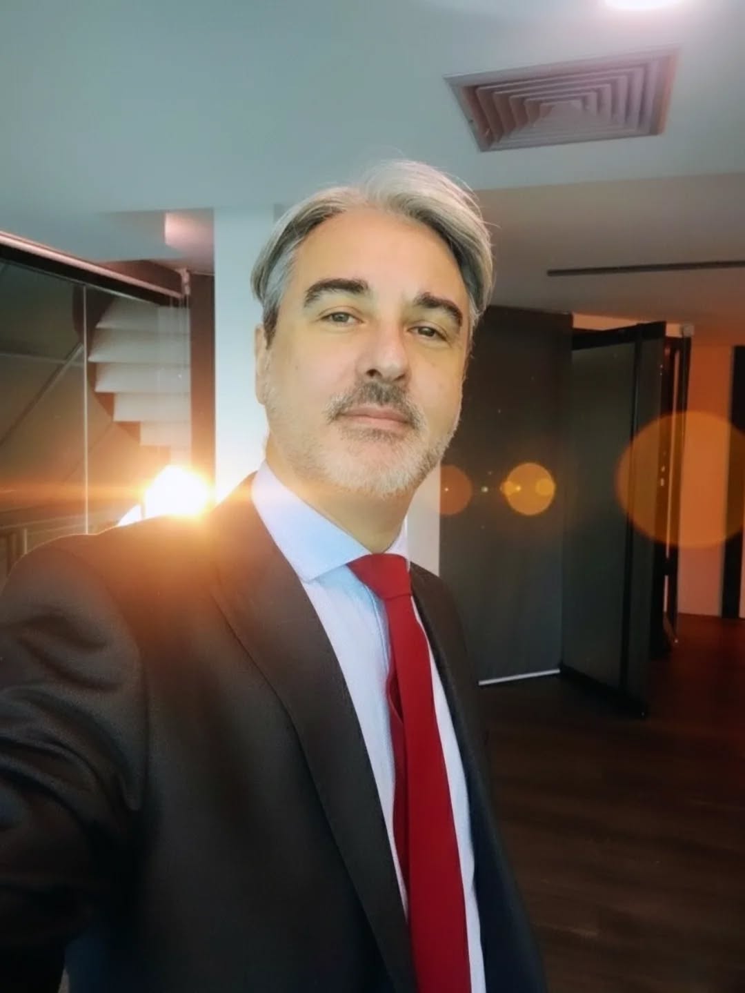 Sumando, siempre sumando experiencias en el #set de grabación con un maravilloso #cast y un gran equipo rodando un fantástico #audiovisual que pronto estará por acá, siempre #agradecido #actor #comercial #publicidad #onset #camara #ejecutivo #caracas #venezuela #namaste